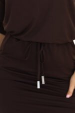 13-169 Sporty midi dress with pockets and a tie waist - chocolate brown-5