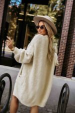 628-1 Fashionable oversized cardigan with a decorative brooch and practical pockets - beige-6