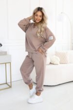 689-1 Women's tracksuit set with an oversized sweatshirt and drawstring pants - cappuccino-9