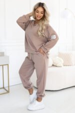 689-1 Women's tracksuit set with an oversized sweatshirt and drawstring pants - cappuccino-2