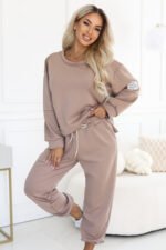 689-1 Women's tracksuit set with an oversized sweatshirt and drawstring pants - cappuccino-5