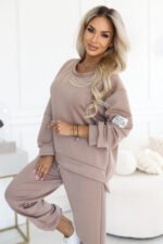 689-1 Women's tracksuit set with an oversized sweatshirt and drawstring pants - cappuccino-3