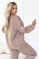 689-1 Women's tracksuit set with an oversized sweatshirt and drawstring pants - cappuccino-7